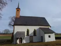 St�ttham, Kirche St. Johann Baptist, sp�tgotischer einschiffiger, verputzter Bau mit Dachreiter, zweite H�lfte 15. Jahrhundert (26.02.2017)