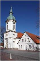 Diepholz. Die evangelische St.-Nicolai-Kirche wurde zu Beginn des 19. Jahrhunderts als klassizistische Saalkirche erbaut. 19.03.2018