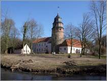 Diepholz. Die Baugeschichte des Schlosses geht auf das 10./11. Jahrhundert zurck. Heute ist es Sitz des Amtsgerichts. 19.03.2018