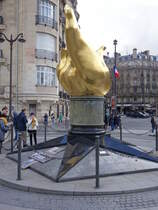 Paris, die Flamme der Freiheit wurde ein inoffizielles Denkmal fr Diana, Prinzessin von Wales nach ihrem Tod 1997 im Tunnel unter der Pont de l'Alma (30.03.2018)