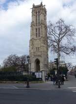 Paris, Turm Saint-Jacques, der heutige Glockenturm ist ein berbleibsel der im Stil der Sptgotik gebauten Kirche Saint-Jacques-la-Boucherie (31.03.2018)