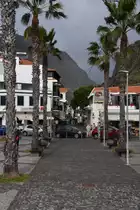 RIBEIRA BRAVA (Concelho de Ribeira Brava), 26.01.2018, Blick von der Rua Gago Coutinho e Sacadura Cabral in die Rua do Visconde
