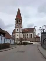 Ebenried, Pfarrkirche Maria Himmelfahrt, erbaut im neuromanischen Stil von 1901 bis 1902 nach Pl�nen des Architekten Fr. Ruepp (05.03.2017)