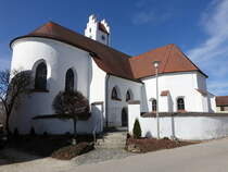 Kirchbuch, Katholische Pfarrkirche St. Blasius, Saalkirche mit Steildach, im Kern gotisch, 1924–26 neu erbaut (12.03.2017)
