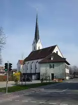Eggst�tt, Pfarrkirche St. Georg, Saalbau mit Satteldach, S�dturm mit Spitzhelm, neugotisch, erbaut von 1866 bis 1868 nach Pl�nen von Johann Markgraf (02.04.2017)