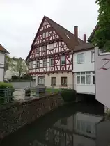 Aidlingen, altes Fachwerkhaus an der Hauptstra�e (01.05.2018)