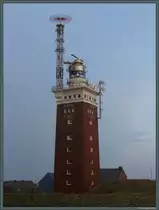 Der Leuchturm Helgolands wurde im Zweiten Weltkrieg als Flakturm errichtet und �berstand als einziges Geb�ude die Bombardierungen. Ab 1952 wurde er zum Leuchtturm umgebaut. (14.04.2018)