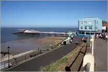 Cromer. Bereits im Jahr 1391 ist ein Pier in Cromer nachgewiesen. Dieser Cromer Pier stammt aus dem Jahr 1902 und ist 151 m lang. 05.05.2018