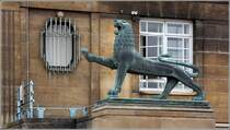 Norwich. Zwei dieser Lwen bewachen den Eingang zur City Hall. 04.05.2018