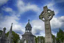 Grabsteine auf dem Glasnevin Cemetry in Dublin. Heute sind auf dem Glasnevin Friedhof weit mehr Menschen bestattet als in Dublin zu Hause sind. Der Friedhof wurde in den vergangenen Jahren f�r rund 1,5 Millionen Menschen die letzte Ruhst�tte. Viele von ihnen sind gew�hnliche Dubliner, andere haben die Geschichte Irlands hingegen ma�geblich beeinflussen k�nnen. Aufnahme: 10. Mai 2018.