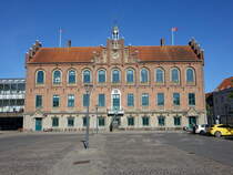 Nyborg, historisches Rathaus am Stadtplatz Torvet (05.06.2018)