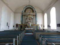 Ytterhogdal, Innenraum der Ev. Kirche, Kanzel mit geschnitzten theologischen Symbolen (31.05.2018)