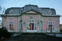 Seitenportal des Schlosses Benrath Ende November 2014 in Dsseldorf.