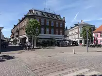 Grenaa, Geb�ude am Hauptplatz Torvet und Storegade Stra�e (07.06.2018)