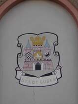 Verblichenes Stadtwappen an einem Wohn- und Gesch�ftshaus, Zustand 29.02.2008