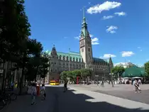 Hamburg am 2.7.2018: Blick von der M�nckebergstra�e auf das Rathaus  /
