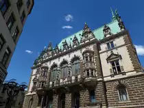 Hamburg am 2.7.2018: Blick auf den Rathausseitenfl�gel an der Stra�e „Gro�er Burstah“ /