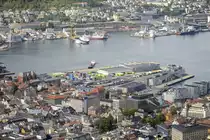 Blick auf die norwegische Hansestadt Bergen vom Aussichtspunkt Fl�yen. Aufnahme: 11. Juli 2018.