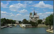 Die Kathedrale Notre Dame de Paris wurde 1163 bis 1345 auf der Seine-Insel �le de la Cit� im Zentrum von Paris errichtet. Heute ist sie eine bekannte Sehensw�rdigkeit der franz�sischen Hauptstadt. (18.07.2018)