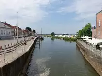 Ribe, Ausblick auf das Hafenbecken A und die Skibbroen Stra�e (09.06.2018)