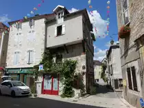 Souillac, historische H�user am Place de la Nau in der Altstadt (22.07.2018)