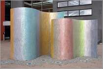 Mariehamn. Swing nennt sich dieses Kunstwerk von Satu Kiljunen, das seit 2009 vor dem ALANDICA Kultur- und Kongresszentrum steht. 21.07.2018