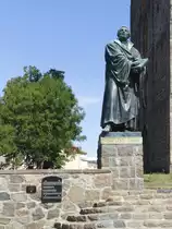 Denkmal f�r Martin Luther am 18. August 2018 vor der Marienkirche in Prenzlau.