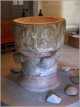 Vamlingbo. Der Taufstein in der Kirche stammt bereits aus dem 12. Jahrhundert. 25.07.2018