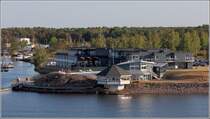 Oskarshamn. Das Hotel Corallen bietet einen Blick auf die Hafeneinfahrt. 25.07.2018