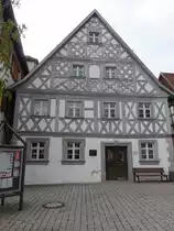 Hollfeld, Sogenanntes Wittauerhaus, heute st�dtische Musikschule, zweigeschossiger, giebelst�ndiger Satteldachbau (16.04.2017)