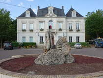 Nolay, historisches Rathaus am Place de Hotel de Ville, erbaut im 16. Jahrhundert (01.08.2018)