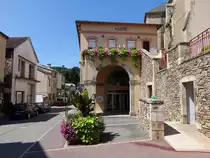 Laguepie, Rathaus in der Rue de la Mairie neben der Kirche (30.07.2018)