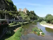 Burg in der Gemeinde Saint-Martin-Lagu�pie, erbaut im 12. Jahrhundert (30.07.2018)