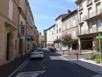 Castres, Huser in der Rue de la Hotel de Ville in der Altstadt (30.07.2018)