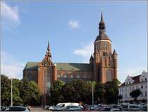 Stralsund. Die St.-Marien-Kirche am Neuen Markt soll einen 151 m hohen Turm gehabt haben, der 1647 durch einen Blitzschlag zerstrt wurde. Der heutige Turm der 1298 erstmals erwhnten Kirche ist 104 m hoch. Die Kirche ist Einzeldenkmal im UNESCO-Weltkulturerbe Historische Altstdte Stralsund und Wismar. 28.07.2018