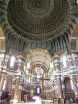 Pibrac, neuromanischer Innenraum der Wallf. Kirche Saint-Germaine (29.07.2018)