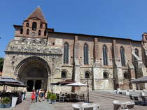 Moissac, Abteikirche St. Pierre, erbaut ab dem 11. Jahrhundert, Vorhalle mit Turm erbaut 1120, Langschiff 15. Jahrhundert (29.07.2018)