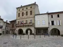 Layrac, Hotel de Ville am Place Jean Jaures in der Altstadt (28.07.2018)