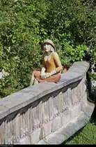 Eine Skulptur einer Frau sitzt auf der Terrasse eines Hauses in der Konstanzer Seestra�e.
[12.7.2018 | 17:01 Uhr]