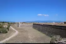 Blick auf die Anlage des Castell de Sant Ferran in Figueres (E) und die dahinter liegende Landschaft.
[20.9.2018 | 12:58 Uhr]