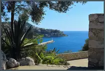 Blick vom Burgberg auf den Leuchtturm und das Cap de Nice. (Nizza, 26.09.2018)