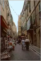 Monaco. Schmale Altstadtgasse im Stadtteil Monaco-Ville. Scan eines Dias vom Sommer 1979.