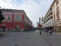 Ny�regyh�za, moderne Geb�ude in der Zrinyi Ilona Utca (06.09.2018)