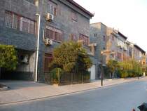 Neubauten an der Stadtmauer von Xi'an. 09/2007