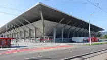 Miskolc, DVTK Arena, Stadion von  Di�sgyőri VTK, 15325 Pl�tze, erbaut bis Mai 2018 durch Architekt P�ter Pottyondy (05.09.2018)