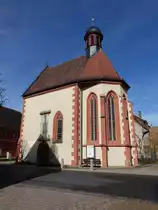 Gro�langheim, kath. Kapelle St. Antonius, Saalbau mit eingezogenem 5/8 Chor und Dachreiter, erbaut 1399 (11.03.2018)
