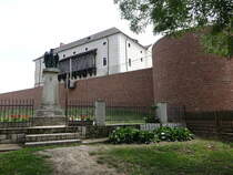 Ozora, zweistckiges quadratisches Burgschloss, erbaut im 18. Jahrhundert (01.09.2018)