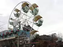 Das Riesenrad auf dem  Weihnachtsmarkt in Chemnitz am 01. Dezember 2018.
