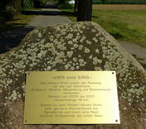 Steinenstadt, Gedenktafel am Radweg, erffneten im Jahr 2001, Aug.2017