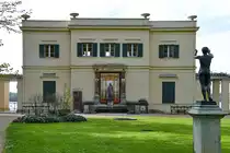 Das 1824 von Schinkel entworfene Casino im Park Klein-Glienicke. (Berlin, April 2018)